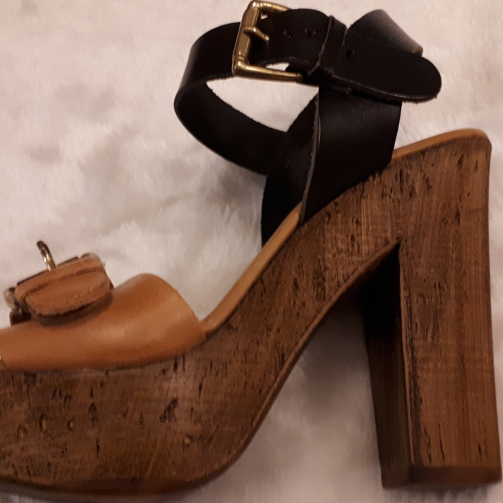 Ladies Sandals!! - Picture 5 of 6